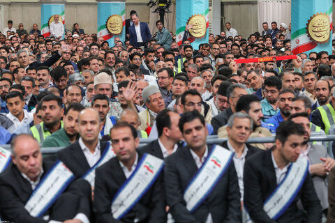 دیدار هزاران نفر از کارگران سراسر کشور با رهبر انقلاب