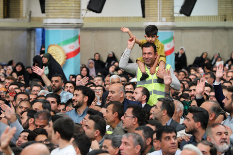 دیدار هزاران نفر از کارگران سراسر کشور با رهبر انقلاب