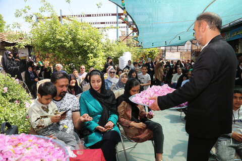 مهدی شکوری معاملهای خوش عطر و بو با امام رضا(ع) کرده است؛نذر گل و گلاب