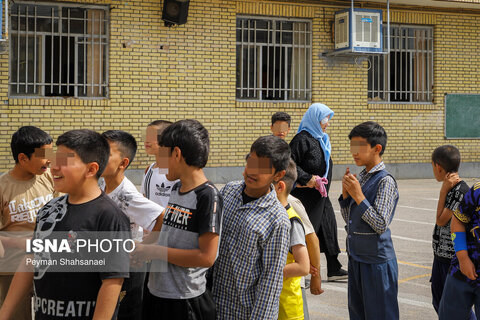 مدرسه‌ای برای کودکان کار