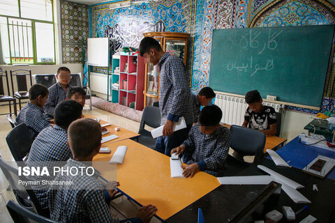 مدرسه‌ای برای کودکان کار