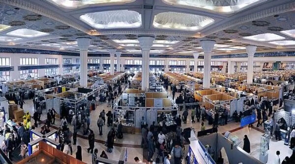 نمایشگاه کتاب به نیمه راه رسید