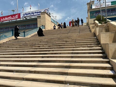 گپوگفتی با غرفهداران و بازدیدکنندگان نمایشگاه کتاب / تخفیفها بیشتر جیبها خالیتر