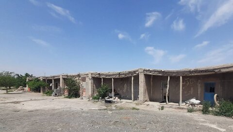 قلعه و قبرستان، آخرین نشانه‌های افسانه‌ای است که جایی در حاشیه مشهد شکل گرفته است/ قصه عاشقان دشت توس