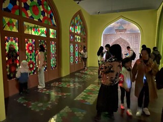 بازدید بیش از ۳۰۰ هزار چینی از نمایشگاه سرزمین مهر