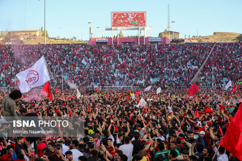 جشن قهرمانی تراکتور در تبریز