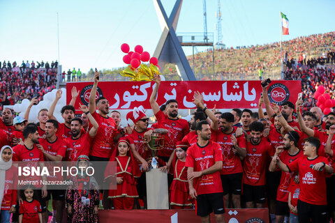 جشن قهرمانی تراکتور در تبریز