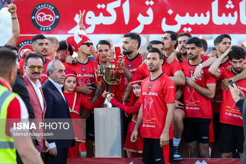 جشن قهرمانی تراکتور در تبریز