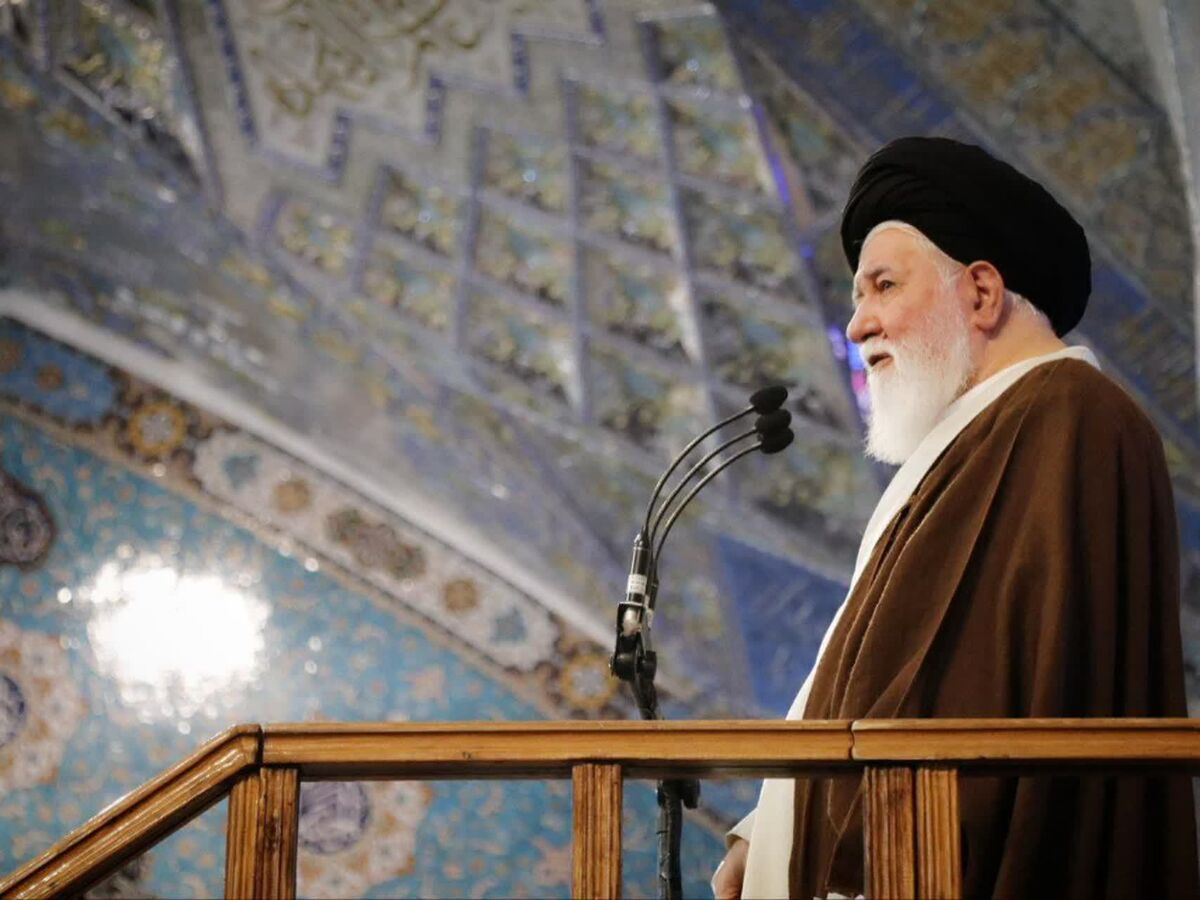 آیت‌الله علم‌الهدی عنوان کرد؛ شهید رئیسی مدیری کم‌نظیر در مردمی بودن