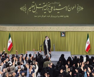 در پرتو تعلیم؛ دیدار معلمان با رهبر انقلاب در حسینیه نورانی امام خمینی(ره)