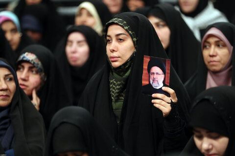 دیدار هزاران نفر از معلمان سراسر کشور با رهبر انقلاب