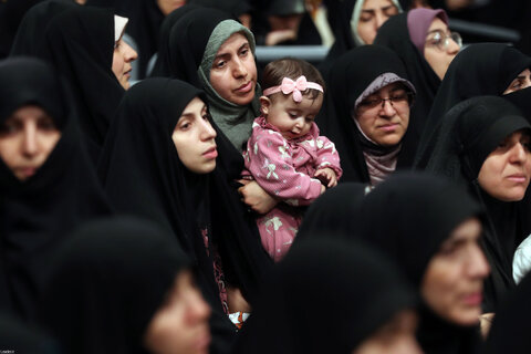 دیدار هزاران نفر از معلمان سراسر کشور با رهبر انقلاب