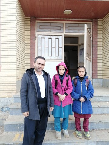 درباره معلم فداکار کردستانی و کارهای ارزشمندش/خداوند بر من منت گذاشت معلم بچههای استثنایی شدم