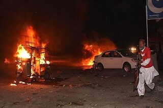 انفجار بمب در بلوچستان پاکستان با ۲۴ کشته و زخمی