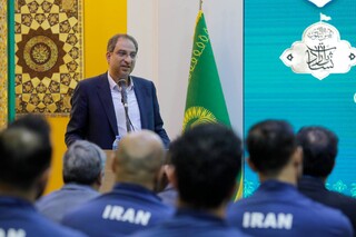 اهدای کاپ قهرمانی تیم ملی والیبال به حرم رضوی، هویت‌ساز و فرهنگی است