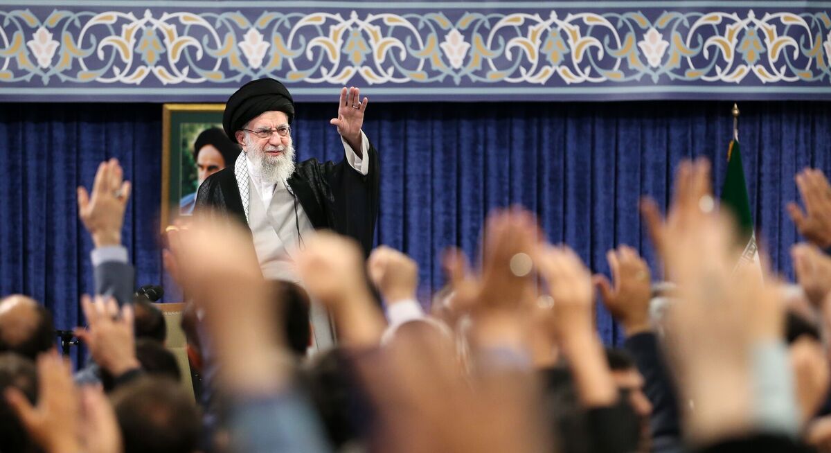 رهبر معظم انقلاب: شهید رئیسی خستگی‌ناپذیر بود/ گمان نمی‌کنیم مذاکره با آمریکا به نتیجه‌ای برسد