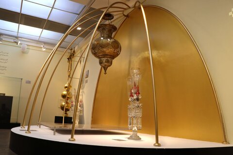 آثار نفیسی از گنجینه حرم امام رضا (ع) برای نخستین بار در تهران به نمایش در آمد