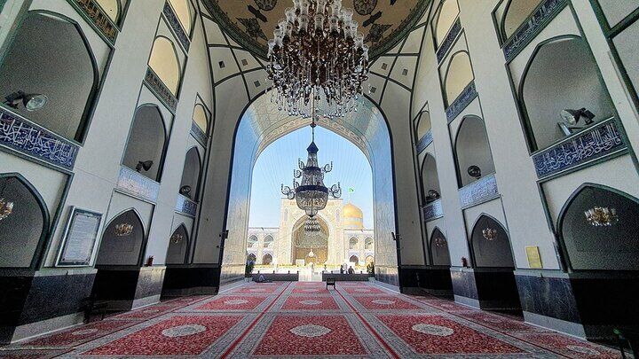 صیانت از محراب ایمان و هنر