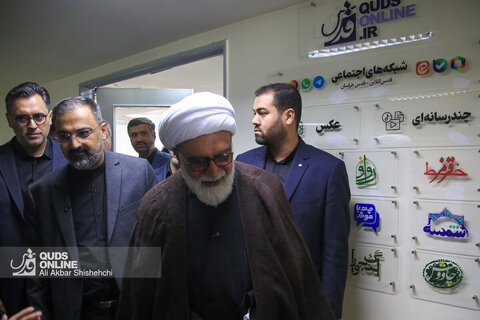 بازدید تولیت آستان قدس رضوی از روزنامه قدس