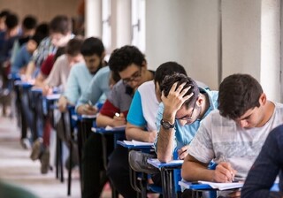 انتقاد یک نماینده درباره برگزاری دو مرحله‌ای کنکور