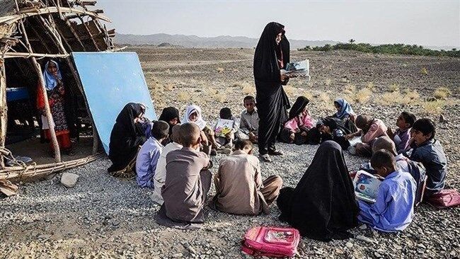 پیوستن به سامانه‌ها و مدل‌های جدید آموزش، کلید رهایی از فقر آموزشی