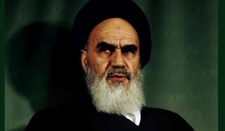 تبیین مکتب امام خمینی (ره) برای تداوم حرکت انقلاب ضروری است
