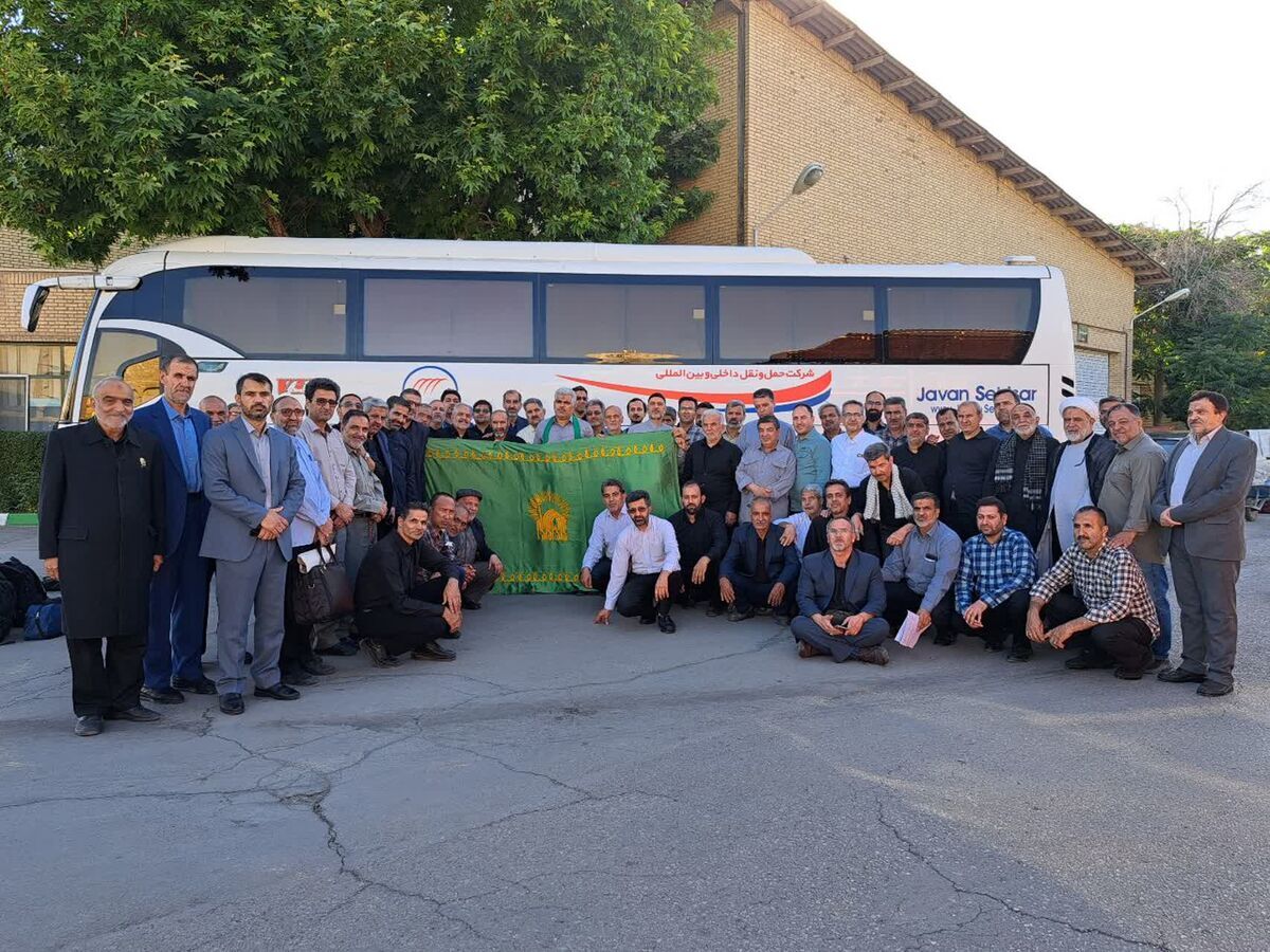 اعزام کاروان خدمه و بسیجیان آستان قدس رضوی به حرم مطهر امام خمینی(ره)