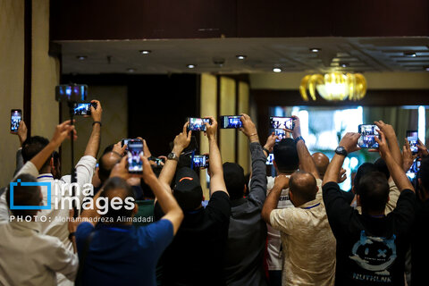 امضای قرارداد رسمی «کلارنس سیدورف»