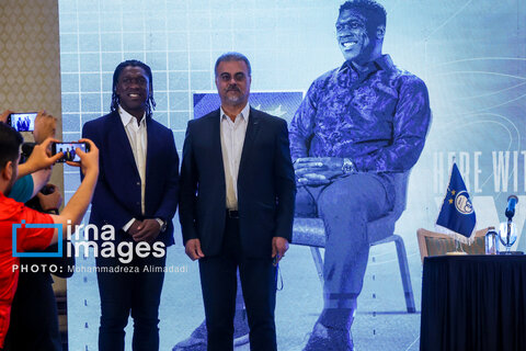 امضای قرارداد رسمی «کلارنس سیدورف»