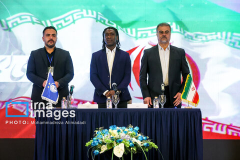 امضای قرارداد رسمی «کلارنس سیدورف»