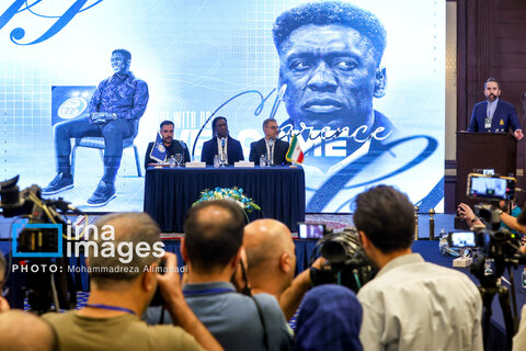 امضای قرارداد رسمی «کلارنس سیدورف»