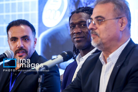 امضای قرارداد رسمی «کلارنس سیدورف»