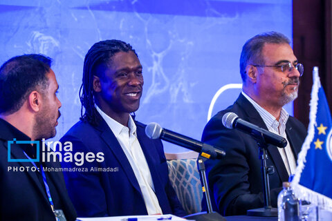 امضای قرارداد رسمی «کلارنس سیدورف»