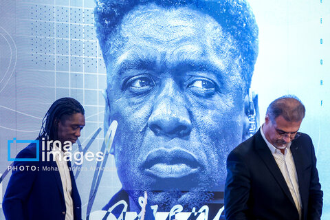 امضای قرارداد رسمی «کلارنس سیدورف»