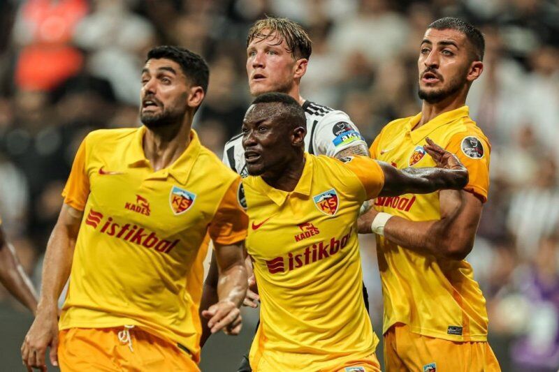 لیست ورود استقلال لو رفت