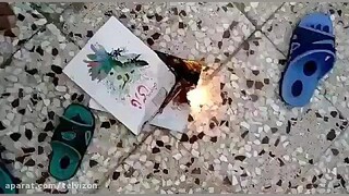 آتش به جان کتاب ها / دانش آموزان از کتاب‌های تکراری خسته شده اند