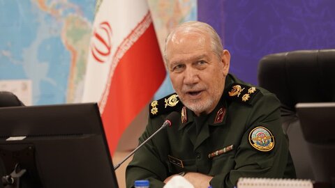 سرلشکر صفوی: امام (ره) الگوی تازه‌ای از مردم سالاری دینی را برای آزادگان عالم رقم زد