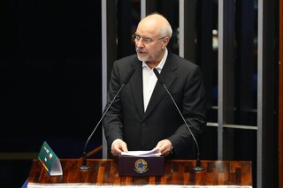 قالیباف: آمریکا در تلاش است حق طبیعی ایران برای غنی‌سازی را انکار کند