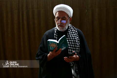 قرائت دعای عرفه در حرم مطهر رضوی