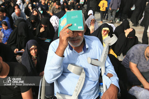 قرائت دعای عرفه در حرم مطهر رضوی
