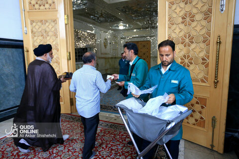 نماز عید سعید قربان در حرم مطهر رضوی