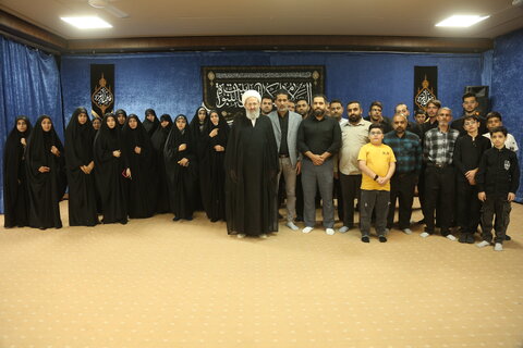 با اخلاق خوش و گفتار مناسب، جوانان را به سمت حسینیهها و مساجد جذب کنید