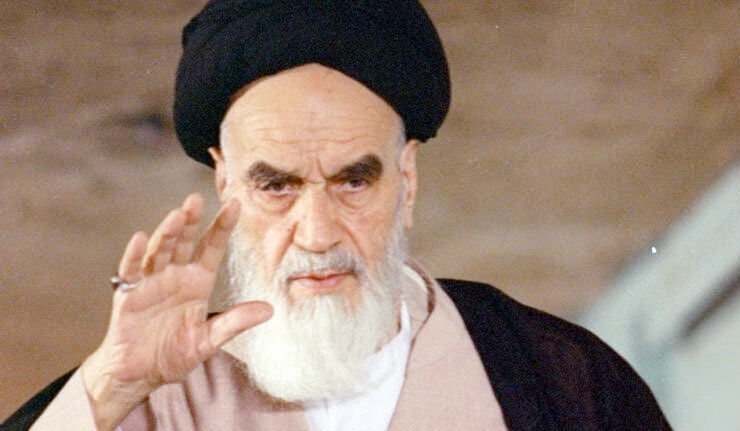 خدمت به مردم در سیره امام خمینی(ره)