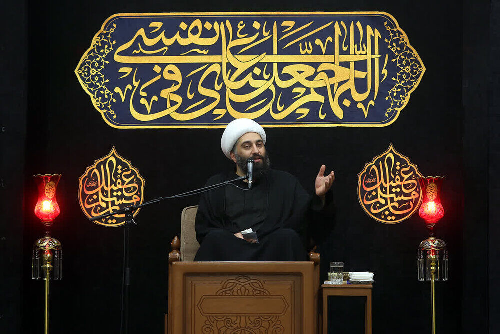 حجت الاسلام و المسلمین حامد کاشانی: تنها مکتبی که برای نجات مظلومان ایده دارد مکتب اهل‌بیت(ع) است