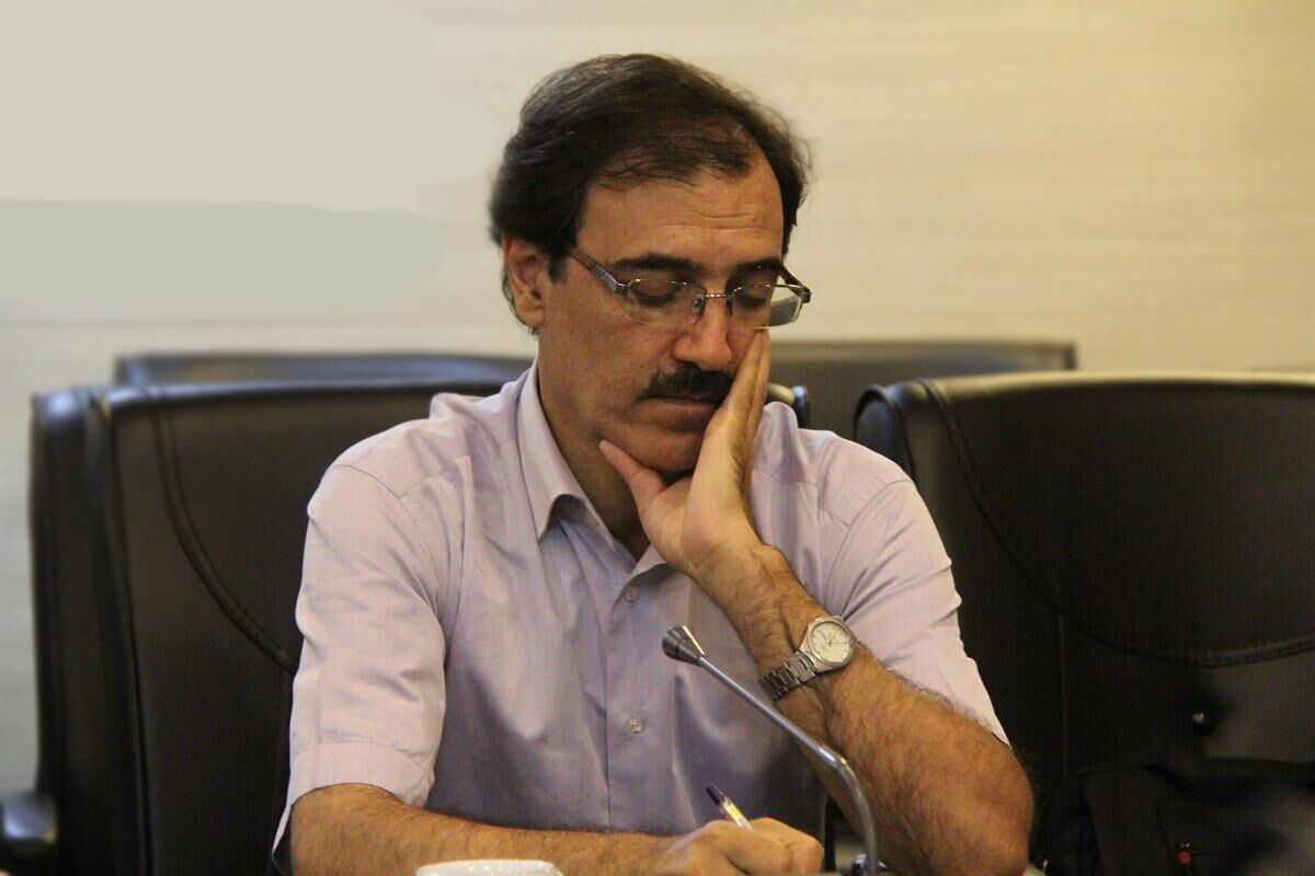 رویدادهای شعری باید برای شاعران جوان الگوپروری کنند