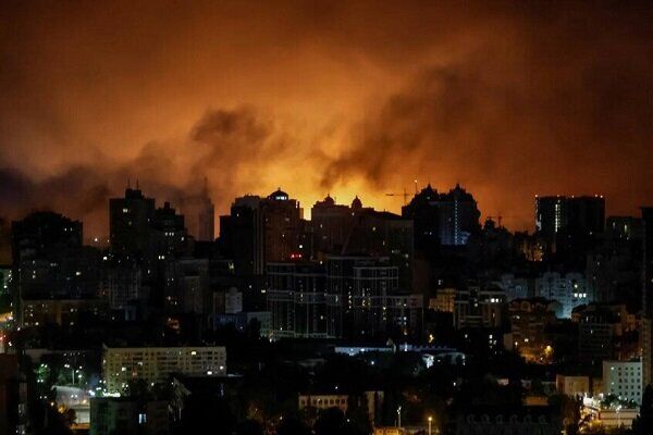 پایتخت اوکراین به آتش کشیده شد؛ حملات ۲۰۰ پهپاد روسی به کی‌یف
