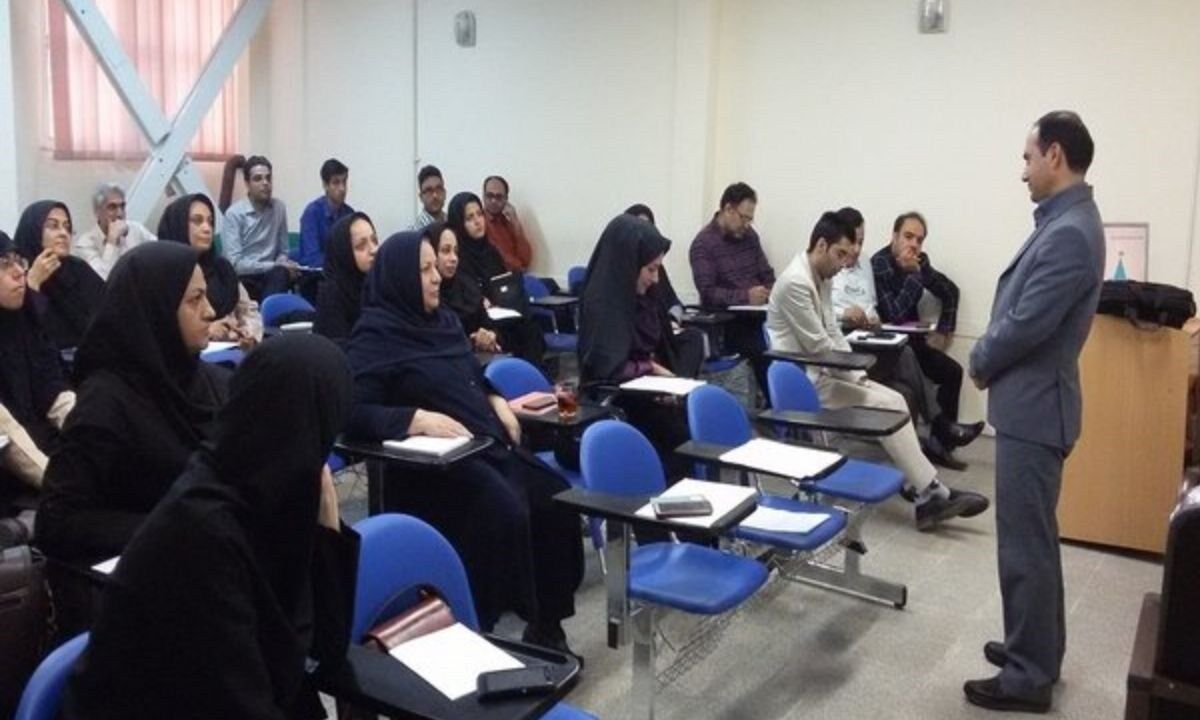 تکمیل آموزش ضمن خدمت معلمان و مدیران در تابستان