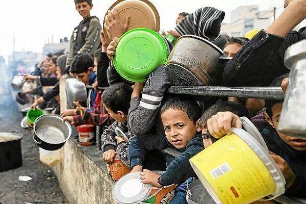 صهیونیست‌ها باز هم فلسطینیان منتظر در مرکز توزیع غذا را به گلوله بستند
