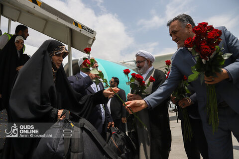بازگشت اولین کاروان حجاج خراسانی به مشهد
