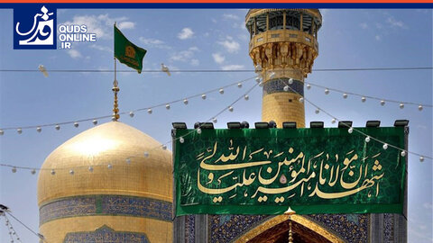 نصب کتیبه عید سعید غدیر در حرم مطهر رضوی
